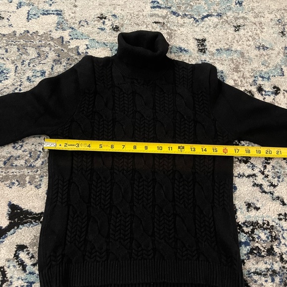 ⛔️SOLD⛔️ SHEIN Youth turtleneck sweater sz US 13-14Y - Picture 3 of 6